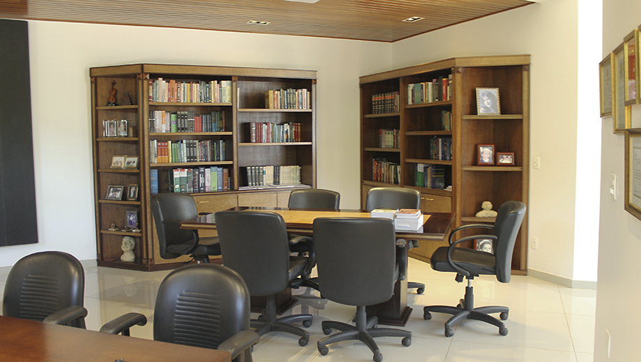 Infraestrutura completa da recepcao do escritorio